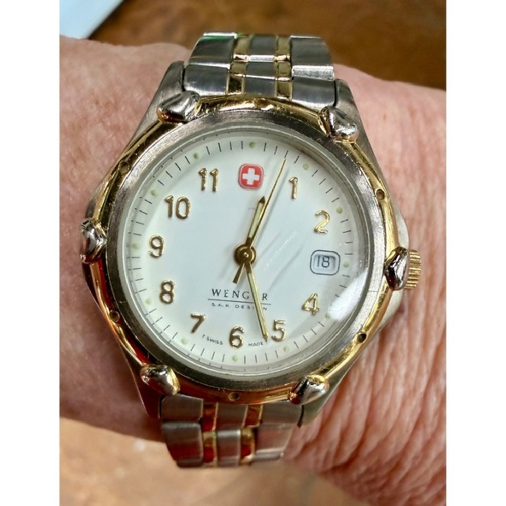 Vintage Gruen Gold Tone Nugget Bracelet Watch Black Dial Quartz 6.5"